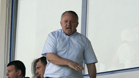 Porumboiu: "Nu mai pot eu de Dorinel, deja am început să transpir"