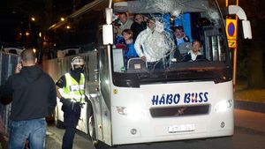 Suporterii Stelei se roagă să joace cu AIK Stockolm în grupele EL:) **Patronul lui Levski, atacat de fanii suedezi!