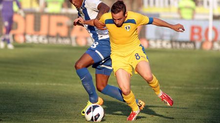 "Nu știu multe despre Petrolul, dar românii sunt jucători cu tehnică bună!" Secundul lui Swansea prefațează disputa cu "lupii"