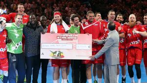 Mihai Popescu a semnat un contract până în 2022 cu St. Raphael! Cel mai bun handbalist român în 2016 va evolua astfel cel puțin până la 37 de ani în Franța. Prima reacție a lui "Pope"