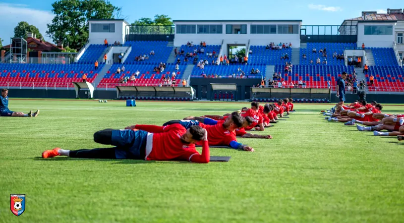 Chindia pune în vânzare biletele pentru meciul cu Steaua, al doilea în care va juca în nocturnă la Târgoviște. Dâmbovițenii au un nou sponsor