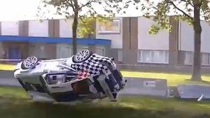 Accident spectaculos în raliul Olandei! VIDEO: A plonjat cu mașina în râu