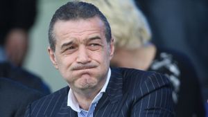 "Vreau să strâng semnături să îl înlătur pe Sandu"