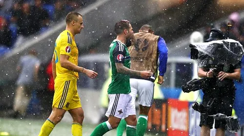VIDEO | Meciul Ucraina – Irlanda de Nord a fost întrerupt din cauza grindinei. FOTO | Ce făceau ultrașii ucraineni când jucătorii fugeau la vestiare
