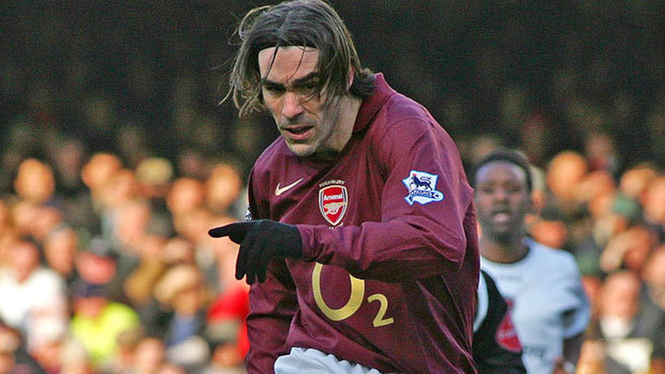 Pires va semna cu Aston Villa