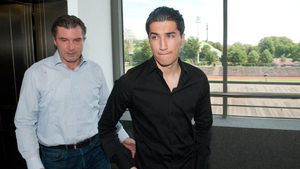 Sahin are genunchii tari când vorbește despre fenomenul Real:** "La 16 ani am jucat în fața a 50.000 de oameni"