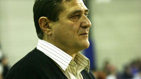 Costel Cernat nu mai este antrenorul Stelei! Vasic este noul tehnician!