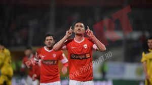 "Dubla" lui Alexe aduce trei puncte importante pentru "câini"!** Dinamo - FC Brașov 2-1