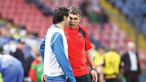 Olăroiu rămâne fan Dică:** "O să cred în el și după ce o să se lase! Va fi motorul echipei"