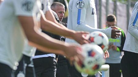 Nici n-a apucat primul meci de la revenirea la FCSB, că Laurențiu Reghecampf deja e pus sub presiune: „După câteva etape…”