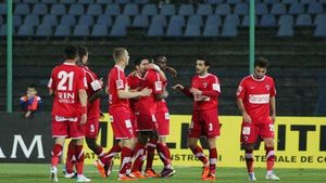 Cornel Dinu vrea întăriri la mijlocul terenului:** "Dinamo sună tentant, dar nu știu cu cine voi începe returul"