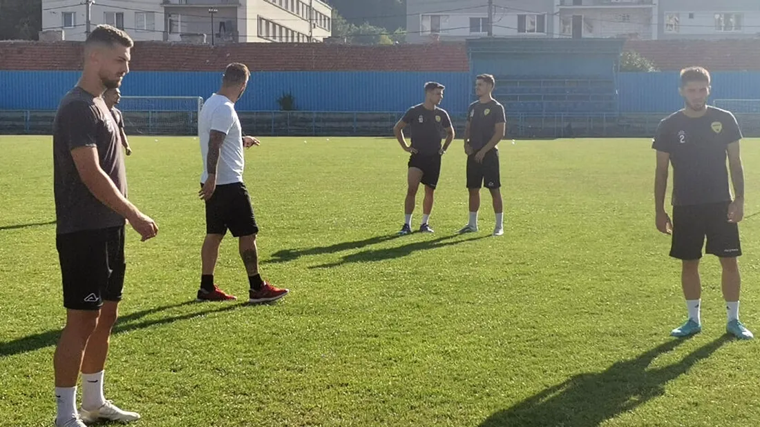 ”Turcul” Saim Tudor a fost cedat de Petrolul către FC Brașov. Dan Alexa testează și un mijlocaș fost în ultimele două sezoane la Metaloglobus, dar așteaptă și un fundaș fost ultima dată la Dinamo
