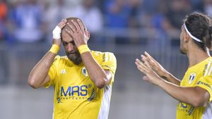 Ilie Dumitrescu a povestit că s-a întâlnit cu Gabi Tamaș în club: „A venit și a stat cu mine le masă!”