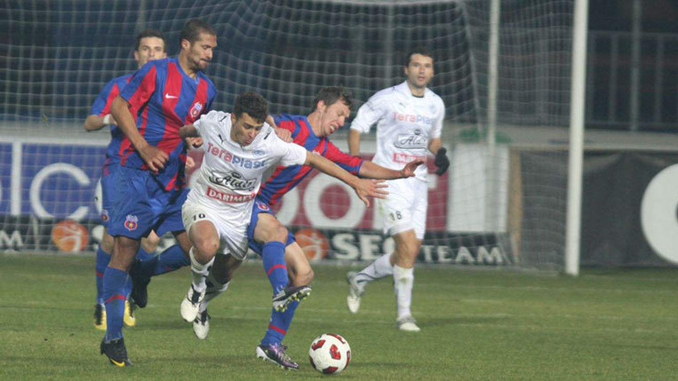 Recomandare de la "Reghe":** "Moraes e foarte ambițios, nici la tenis de picior nu vrea să piardă!"