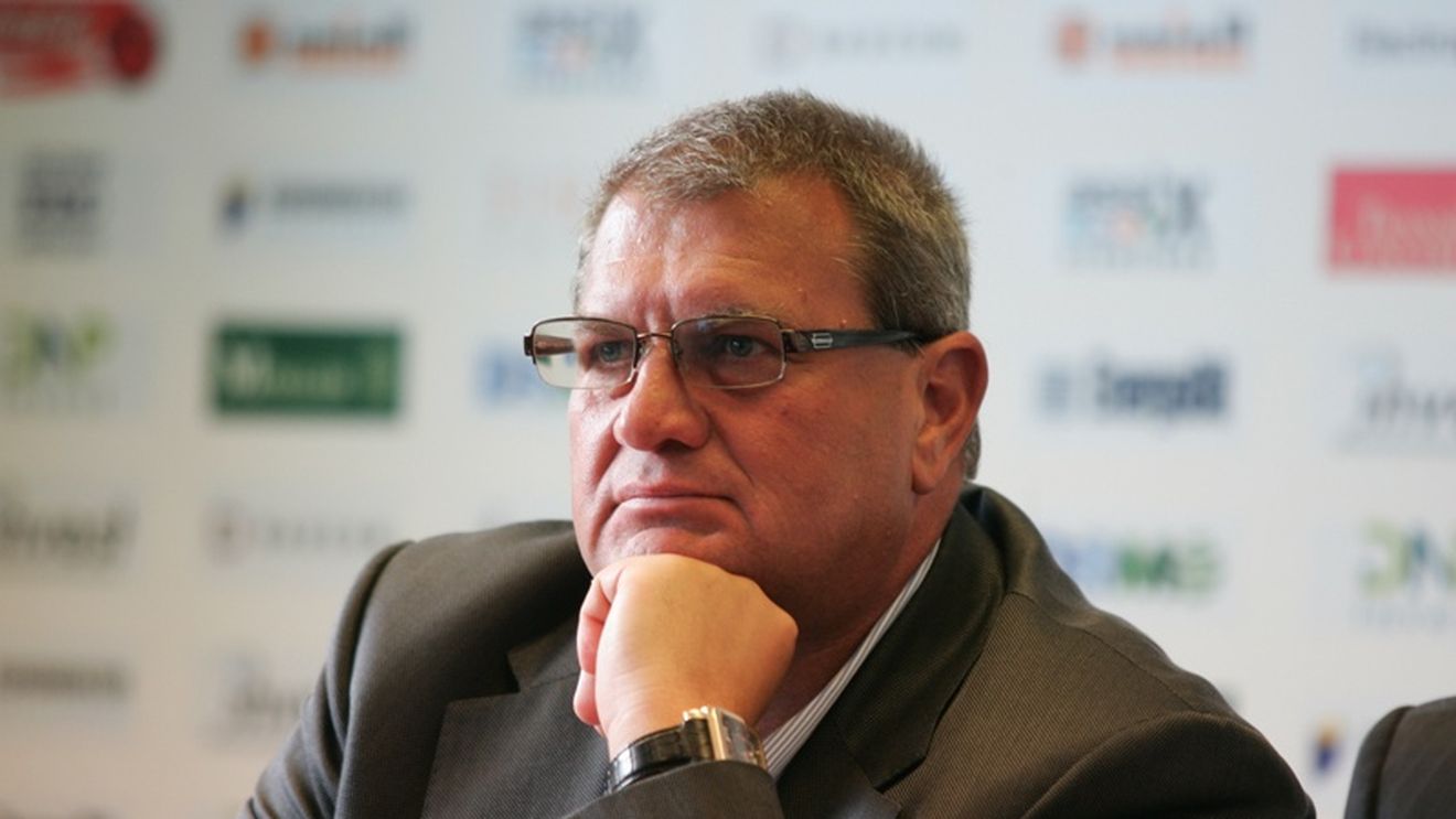 "AC Milan a avut doi trimiși la meci, asta i-a afectat pe jucătorii noștri" TU CE CREZI?