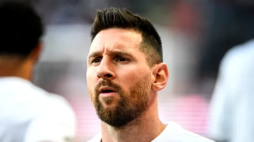 Lionel Messi nu conduce precum driblează! Campionul mondial a trecut pe roșu și a evitat un accident în ultima clipă | VIDEO
