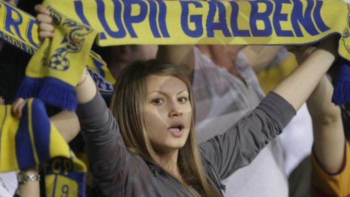 Sold-out cu liderul!** 17.000 de "Lupi" în tribune