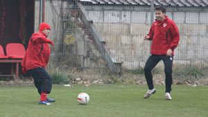 Lupescu: "Dinamo e într-o situație Â«fericităÂ»!** Au ieșit din Cupă și au șanse mici la titlu"