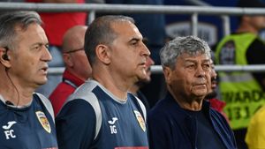 „Diferența dintre el și ceilalți doi e colosală”. Mircea Lucescu, presat să ia rapid o decizie la naționala României, chiar la meciul cu Lituania