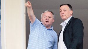 Costică "Vâlcea", angajat de Porumboiu!