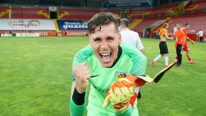 INTERVIU EVENIMENT cu Silviu Lung Jr. De ce a apărat prima dată în costum și pantofi de lac, rolul pe care l-a avut Șumudică în cariera sa și întâlnirea istorică avută cu Cristiano Ronaldo