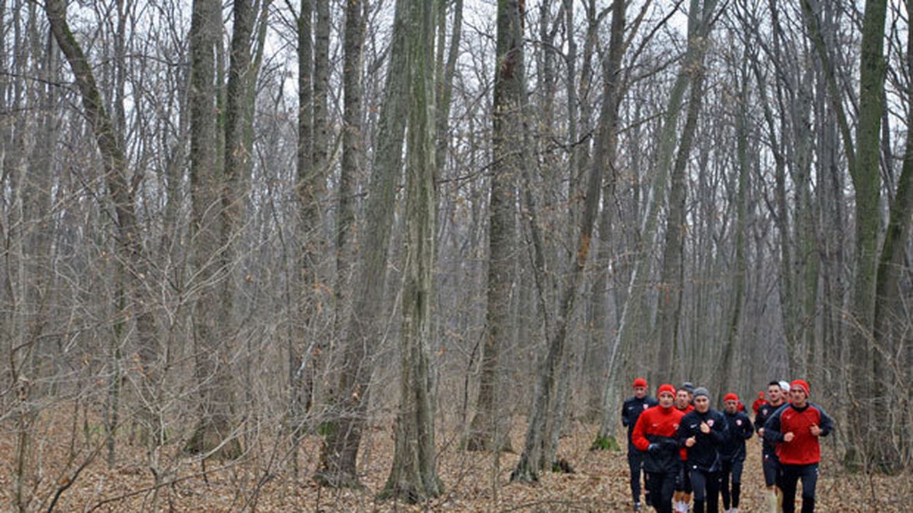 Pițurcă e mic copil pe lângă el!** Antrenorul care i-a băgat în sperieți pe jucători: "La 6 dimineața ne scotea prin păduri"