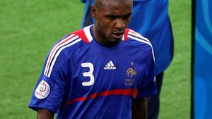 Abidal: "Postul lui Domenech nu este în pericol!"