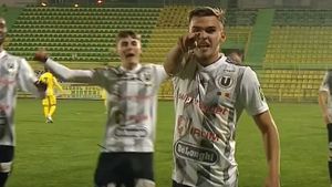 Niculescu, învins cu un șut de ”lunetist”! Execuția perfectă al lui Negrean a făcut diferența în Mioveni - ”U” Cluj