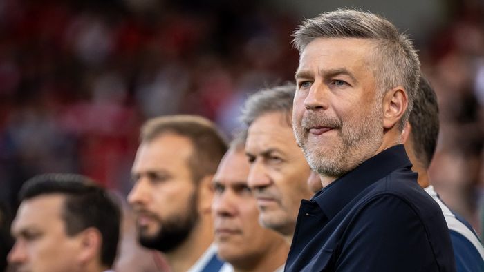 Edi Iordănescu, schimb de experiență cu unul dintre cei mai în vogă antrenori din lume! Selecționerul României a făcut o vizită la baza de pregătire a unui club important din Premier League