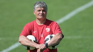 "Steaua a schimbat 20 de jucători în vara asta**, nu știu cât de omogeni sunt! Meciul e decisiv"