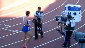 VIDEO A câștigat titlul european, dar a fost huiduit de tot stadionul!** Gestul reprobabil pe care l-a făcut la adresa unei mascote