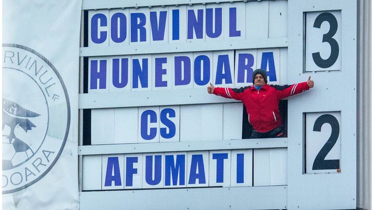 Corvinul defilează în Liga 2! Florin Maxim: ”Toți ne văd cu un picior în SuperLigă, le propun să ne facă deja o invitaţie”