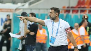 Ce titular poate fi vândut de Dinamo. Transferul care ascunde o plecare importantă pentru Kopic