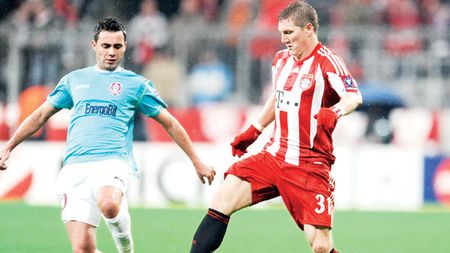 Clujenii sunt tratați de Bayern, "câinii" de turci!** Liviu Ganea a fost coleg de salon cu "Schweini"