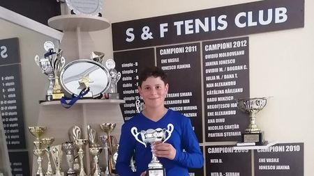 Succes extraordinar pentru puștiul Eric Niță, într-un turneu de tenis Under 12 desfășurat în Spania