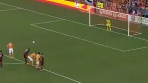 Așa ceva nu ai mai văzut pe un stadion de fotbal!** Au marcat și au celebrat golul la vestiare:)) VIDEO genial