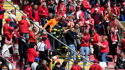 Alarmă în Superliga! Spectatorului i s-a făcut rău și medicii au intervenit de urgență, iar meciul a fost întrerupt