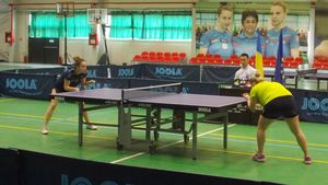 Farul Constanța este noua campioană a României la tenis de masă. Viorel Filimon a spart "hegemonia" Dumbrăviței cu o echipă în care a avut și o jucătoare de 13 ani