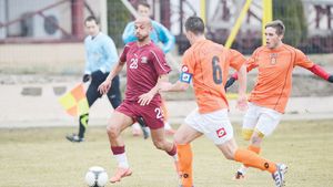 Voicu nu-și va putea ajuta echipa în prima etapă din cauza unei gafe de amatori a șefilor din Giulești!** Cum și-a suspendat Rapid un titular