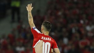 Caz incredibil la Elveția -  Franța 0-0. FOTO: Trei elvețieni s-au ales cu tricourile rupte. Shaqiri: "Sper că Puma nu produce și prezervative!"