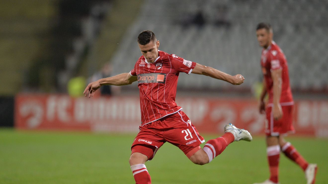 S-a aflat salariul "regesc" pe care-l primește unul dintre cei mai slabi dinamoviști: "Negoiță e vinovat că-i lasă pe ăștia să arunce cu banii. Cum să-i dai atât?"