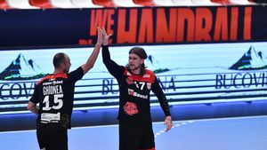 Un fost mare handbalist al României, dat pe spate de două dintre vedetele lui Dinamo, după meciul cu Veszprem : „Sunt de o valoare mondială!” | EXCLUSIV