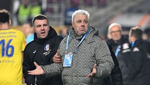 Marius Şumudică a luat decizia. Pe cine a titularizat cu FCSB, în cea mai sensibilă poziție din echipa Rapidului