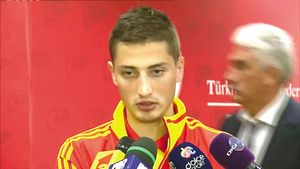 Da, chiar el!** Greu de înțeles, dar adevărat. Cine a sărbătorit alături de tricolori victoria cu Turcia!