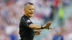 Bjorn Kuipers va arbitra meciul Juventus - AS Monaco, din semifinalele Ligii Campionilor