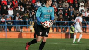 Pregătesc plecarea lui Tătărușanu? "Nu a convins!"** Steaua a pus ochii pe un fan rapidist pe care l-a dat afară pentru că era scund