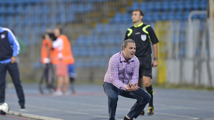ProSport LIVE | Șumudică îl desființează pe Dică: "E greu la declarații că e sâsâit! Îmi trimit preparatorul fizic să vorbească cu el". Antrenorul ironizează campioana: "Promit să nu mai vorbesc despre FCSB Mogoșoaia"
