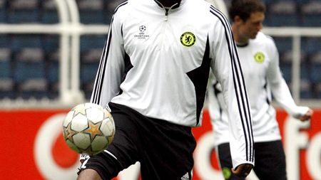 Tottenham îi vrea pe Wright Phillips și Nicolas Anelka