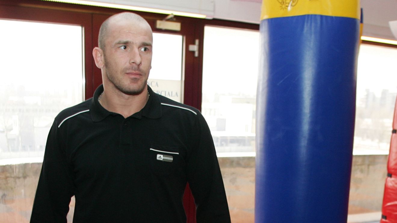 "Suntem tăntălăi"