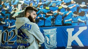 INTERVIU | Răduț pune tunurile pe Pandurii: "N-am văzut un leu din decembrie 2015 și tot ei mă dau în judecată!". Lupta la titlu, Dinamo, Lech Poznan și ultimele evenimente din România "Dacă n-ai fost în Piața Victoriei, să mergi!"